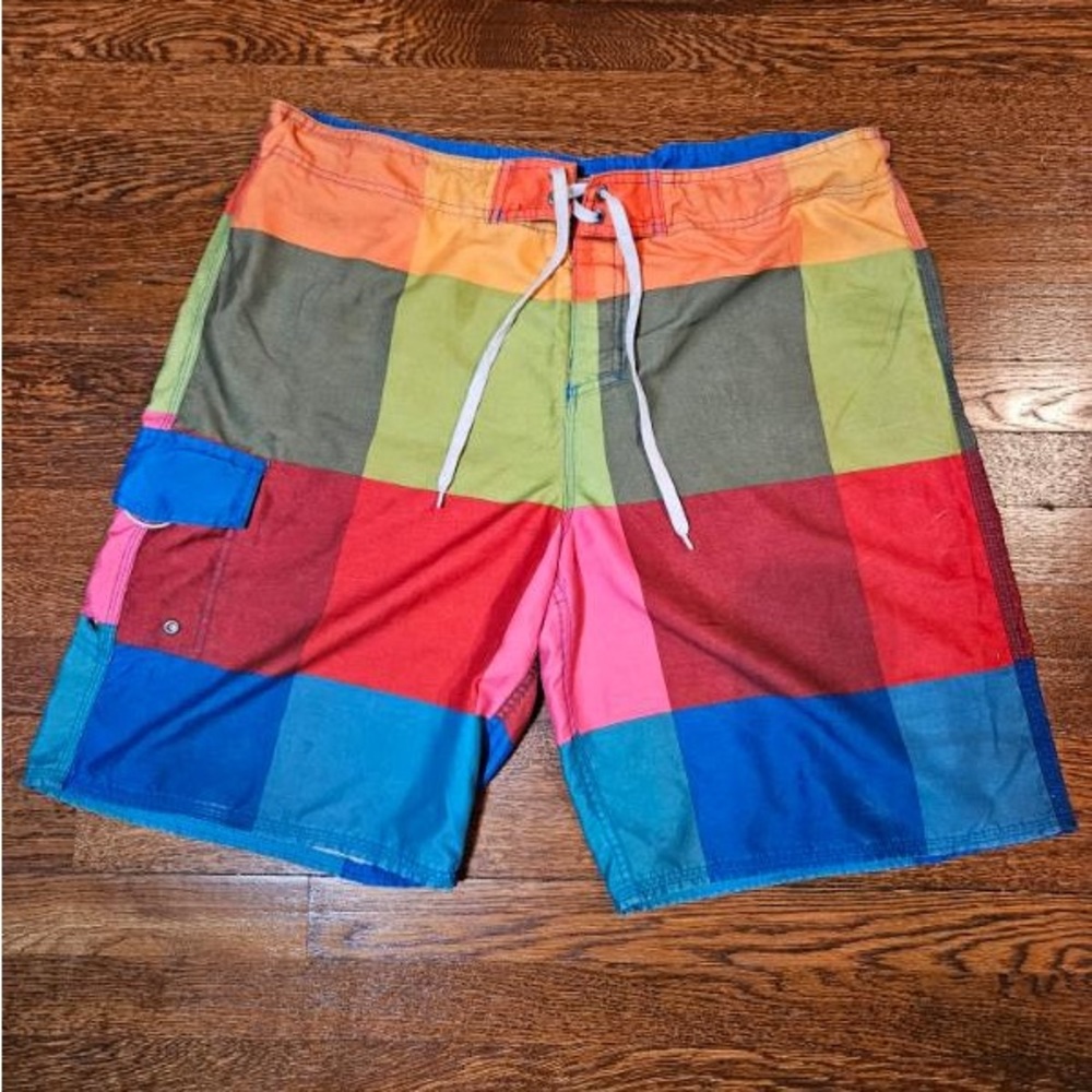 Men’s swim trunks